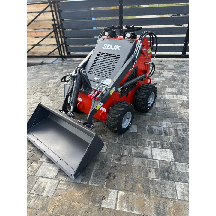 Miniładowarka  JKL480W | 23 KM | Kołowa | Hydrostatyczny Napęd 4×4